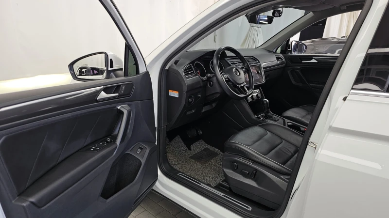 VW Tiguan 2.0TDI PRESTIGE, снимка 10 - Автомобили и джипове - 52536042