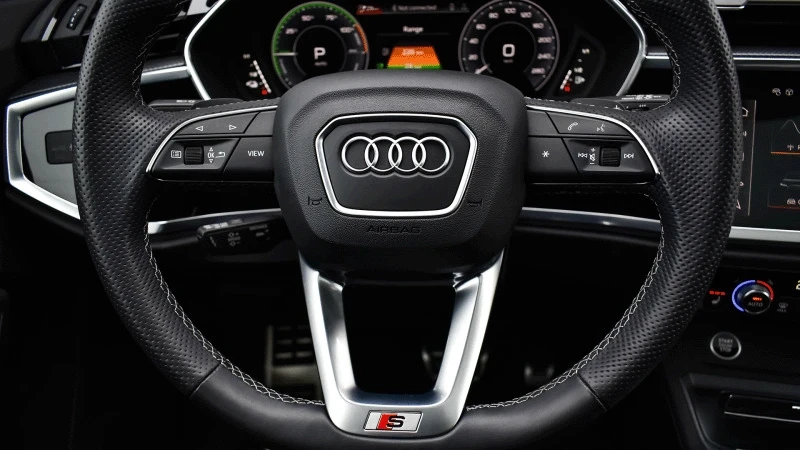 Audi Q3 Sportback 45 TFSIe S Line | PHEV | Bang&Olufsen | Panoramic - изображение 10