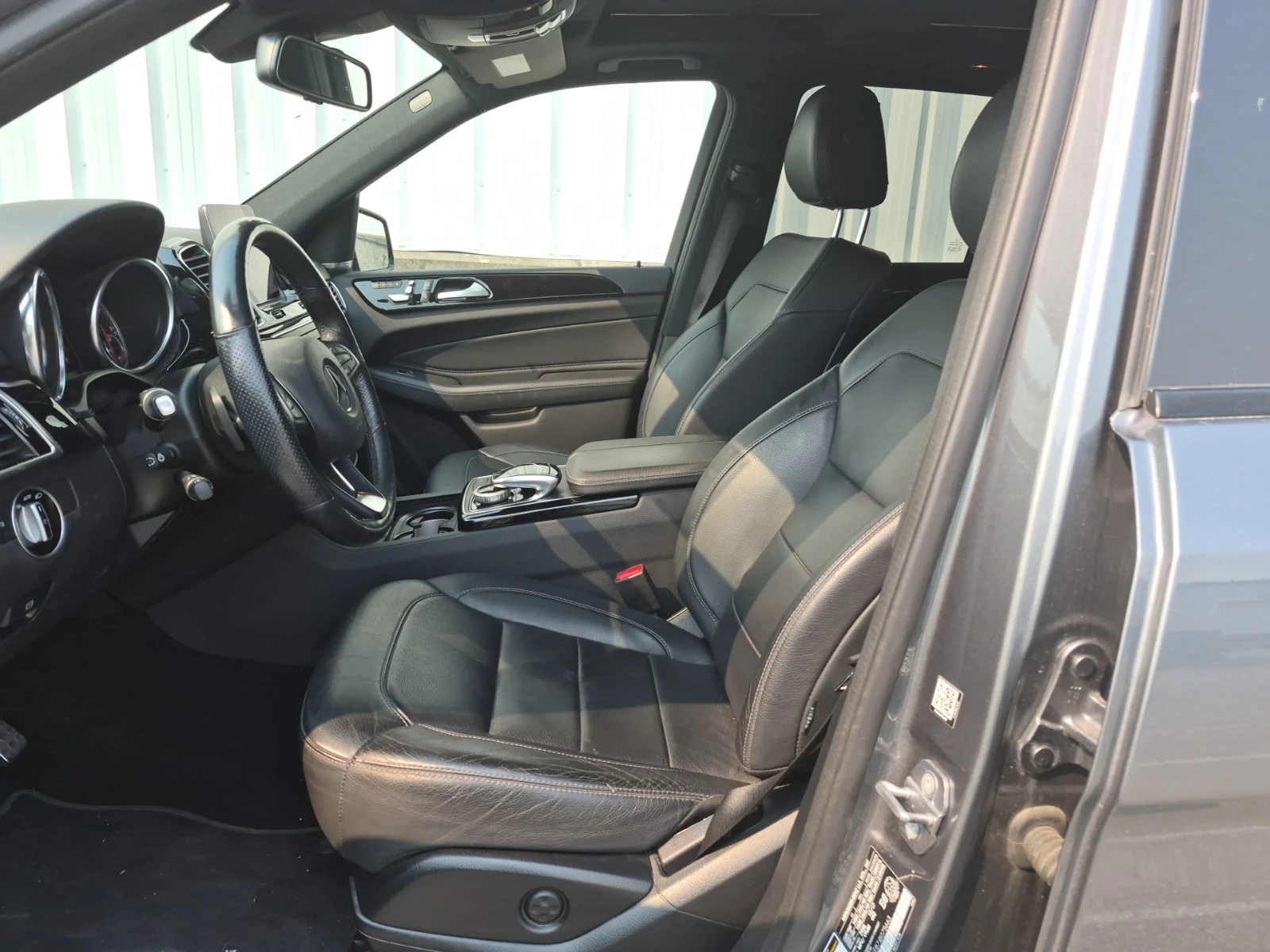 Mercedes-Benz GLE * AMG 43 * DISTRONIC PLUS* ACTIVE PARK ASSIST* , снимка 5 - Автомобили и джипове - 56003159