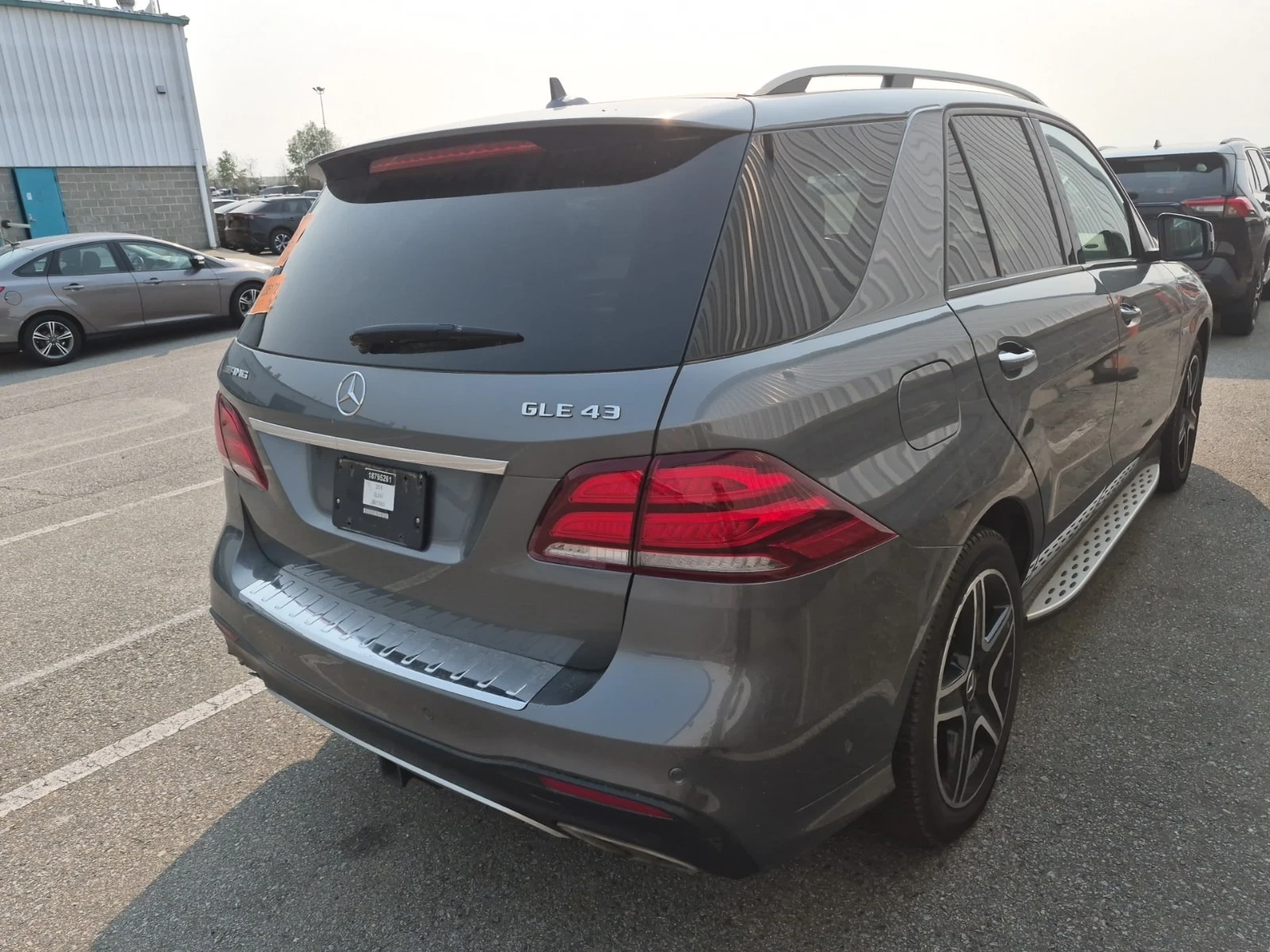Mercedes-Benz GLE * AMG 43 * DISTRONIC PLUS* ACTIVE PARK ASSIST* , снимка 3 - Автомобили и джипове - 56003159