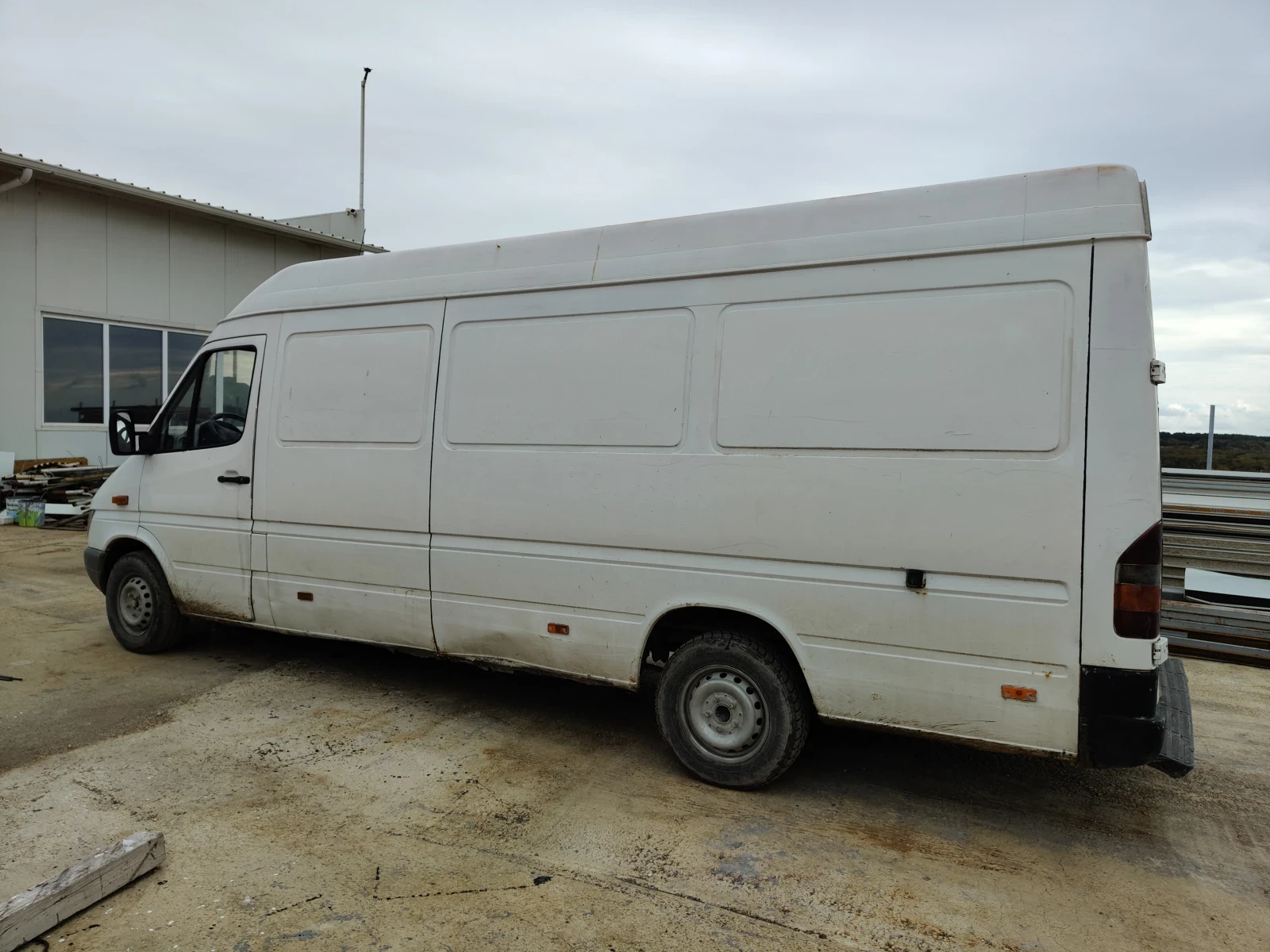 Mercedes-Benz Sprinter 313 2.2 130 hp - изображение 3