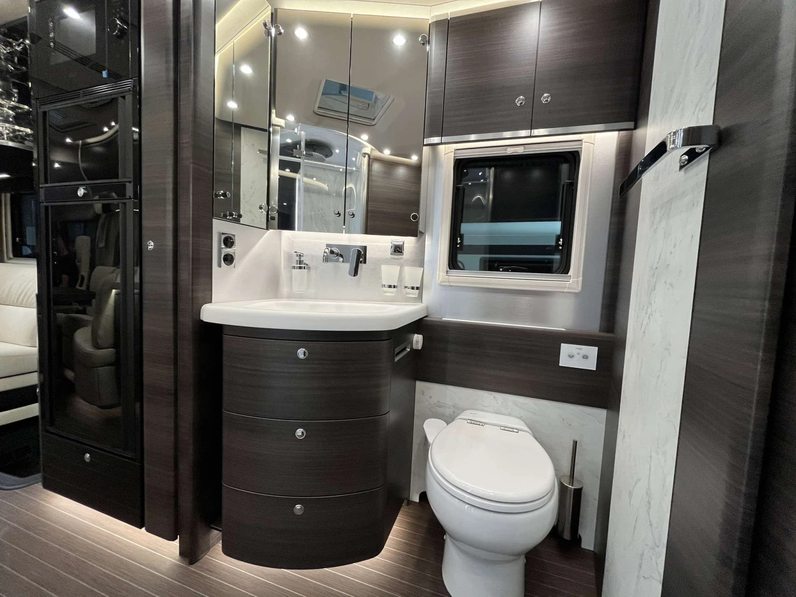 Кемпер Concorde Charisma 2025 207к.с. АТ8 Iveco CENTURION style - изображение 7
