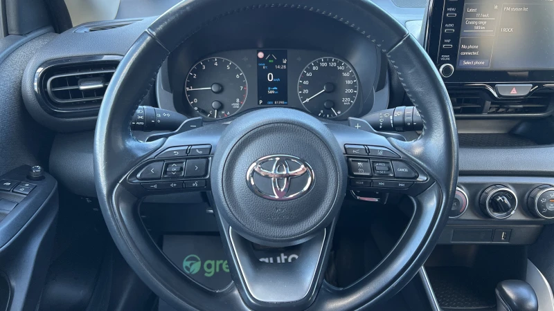 Toyota Yaris 1.5i, снимка 13 - Автомобили и джипове - 48285017