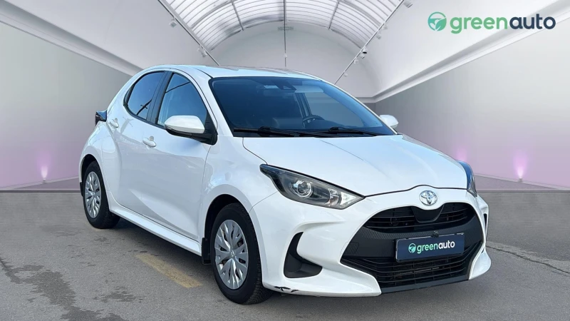 Toyota Yaris 1.5i, снимка 8 - Автомобили и джипове - 48285017