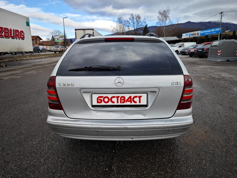 Mercedes-Benz C 220 2, 2 CDi , снимка 4 - Автомобили и джипове - 48703773