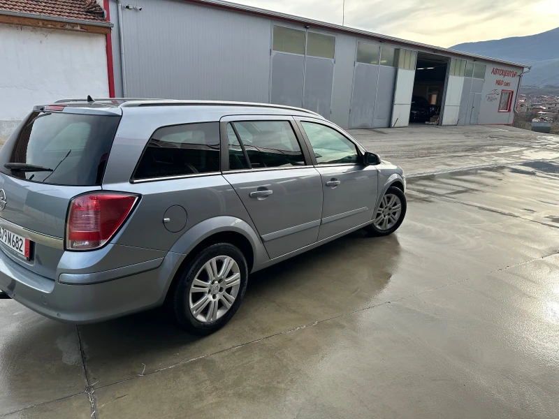 Opel Astra, снимка 4 - Автомобили и джипове - 48825635