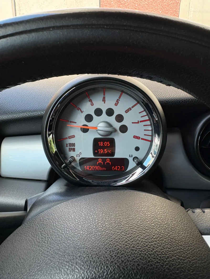 Mini Cooper s 1.6 бензин 175 HP, снимка 6 - Автомобили и джипове - 50375553