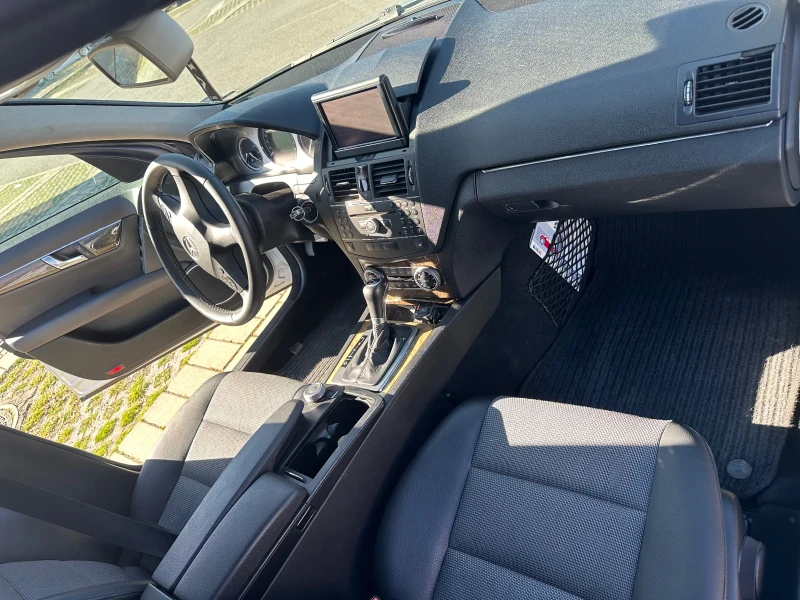 Mercedes-Benz C 220, снимка 5 - Автомобили и джипове - 52499115