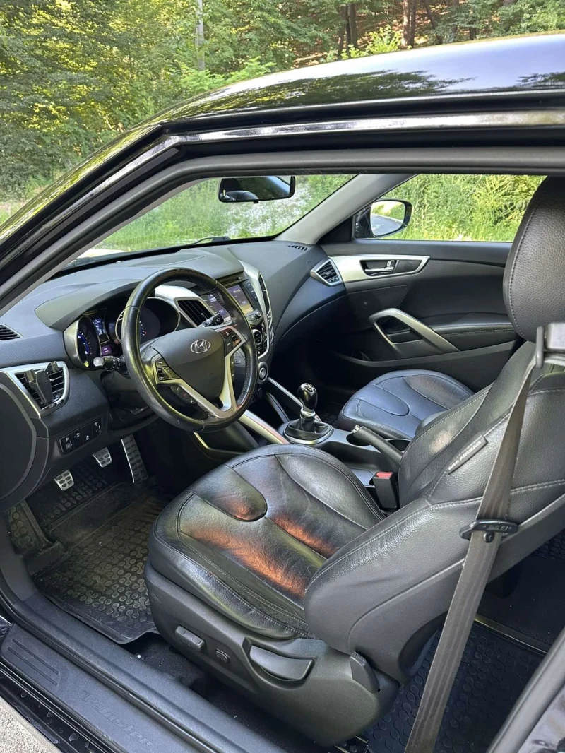 Hyundai Veloster  1.6 GDI, снимка 11 - Автомобили и джипове - 50841965