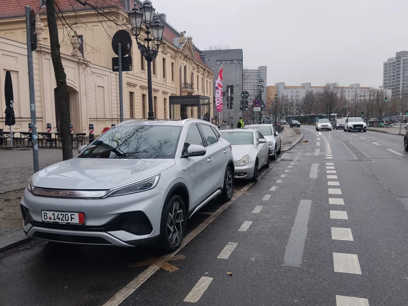 BYD Atto3 62kwh , снимка 17 - Автомобили и джипове - 53137298