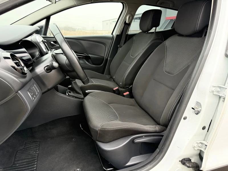 Renault Clio 1.2i LED / KEYLESS / NAVI / AVTOPILOT / 159 000km, снимка 10 - Автомобили и джипове - 53213083