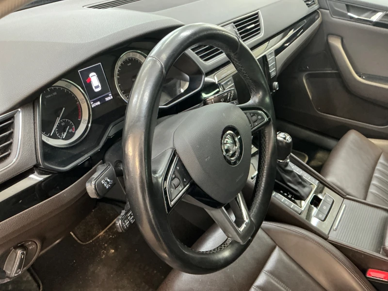 Skoda Superb 190hp* История* L&K/4x4/Подгрев/Обдухване/Печка/DC, снимка 7 - Автомобили и джипове - 53226481