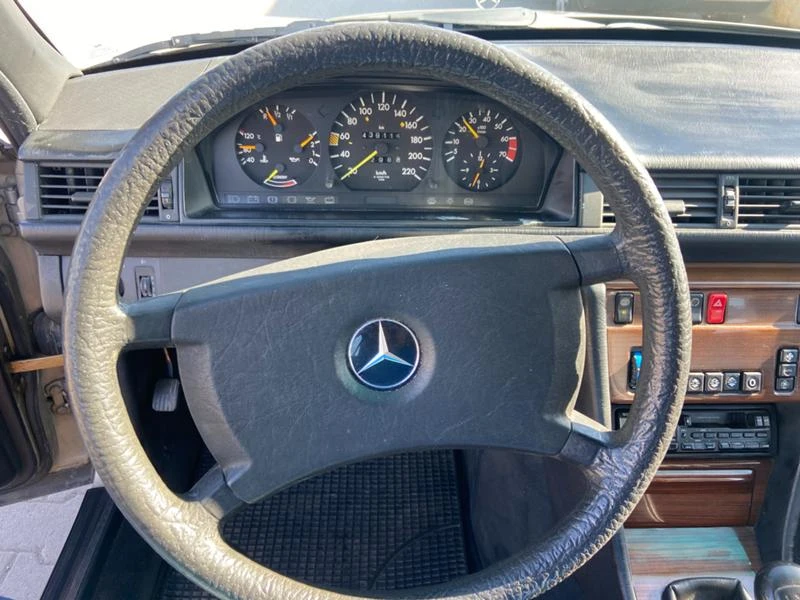 Mercedes-Benz 124 2.0I, снимка 15 - Автомобили и джипове - 37988824