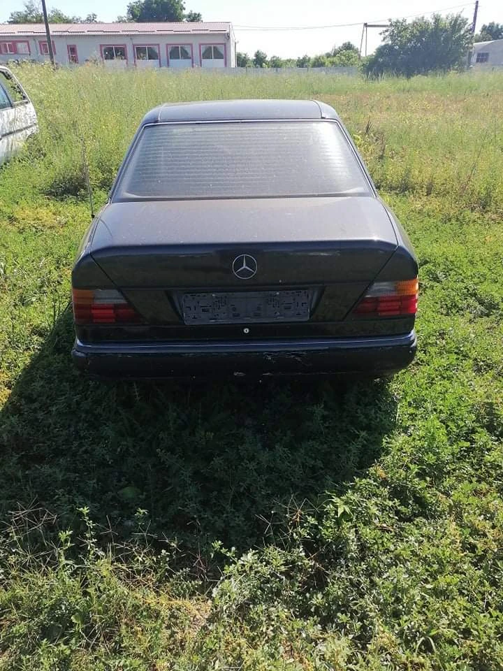 Mercedes-Benz 124 Два броя на части, снимка 4 - Автомобили и джипове - 37923969