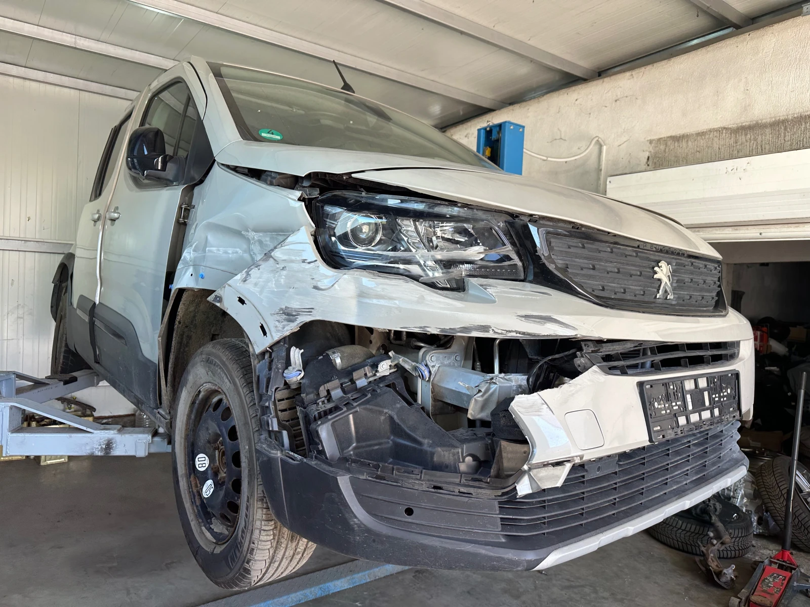 Peugeot Rifter 1.5Hdi-Автоматик-GT Line - изображение 3