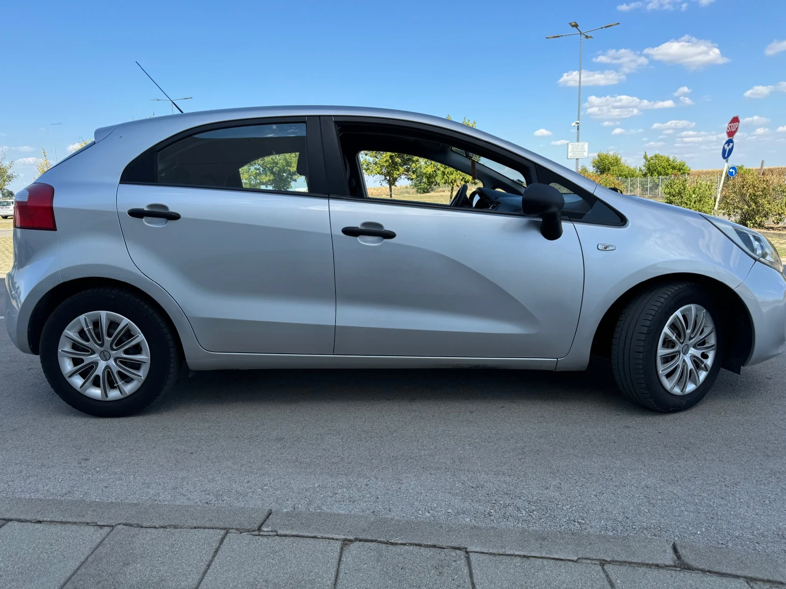 Kia Rio 1.2i CVVT LX (85 к.с) - изображение 5