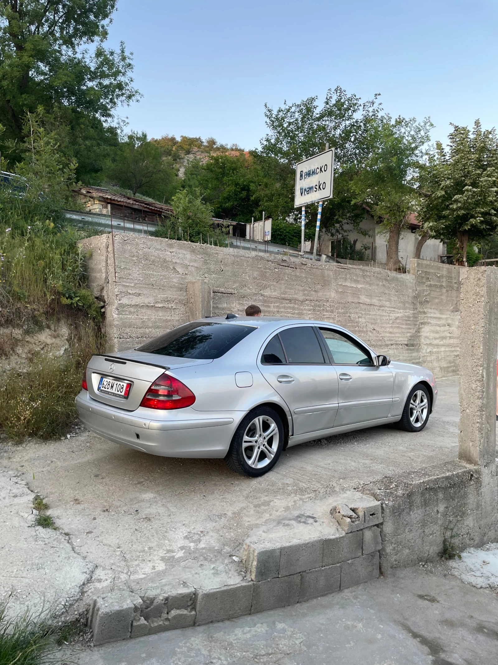 Mercedes-Benz E 220  - изображение 2