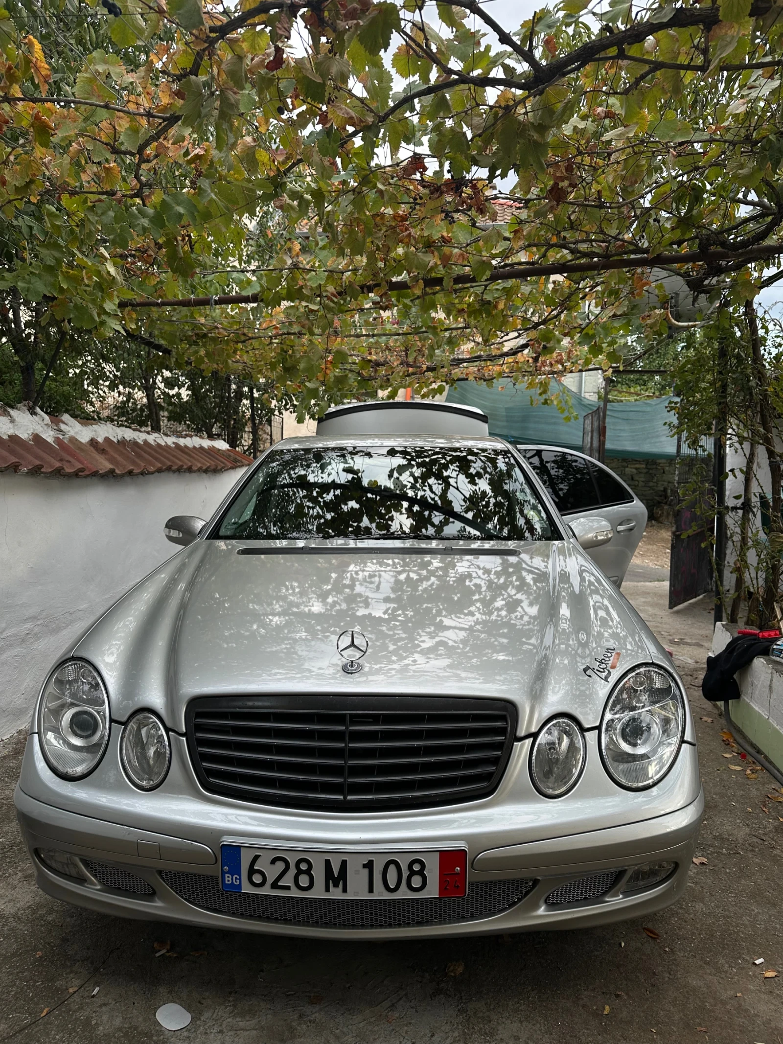 Mercedes-Benz E 220  - изображение 9