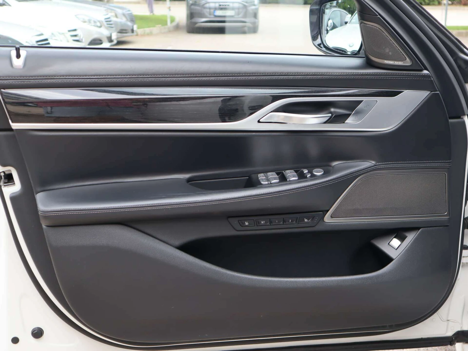 BMW 750 Long/xDrive/Individual/Harman Kardon/Обдухване/RSE - изображение 7
