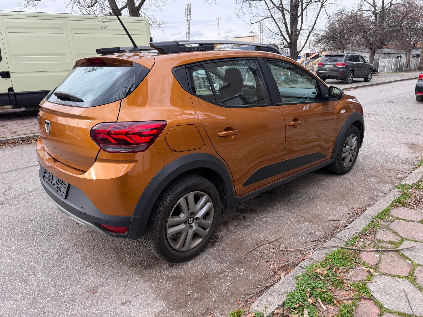 Dacia Sandero 1.0 Stepway LPG фабрична газ 6 скорости - изображение 8