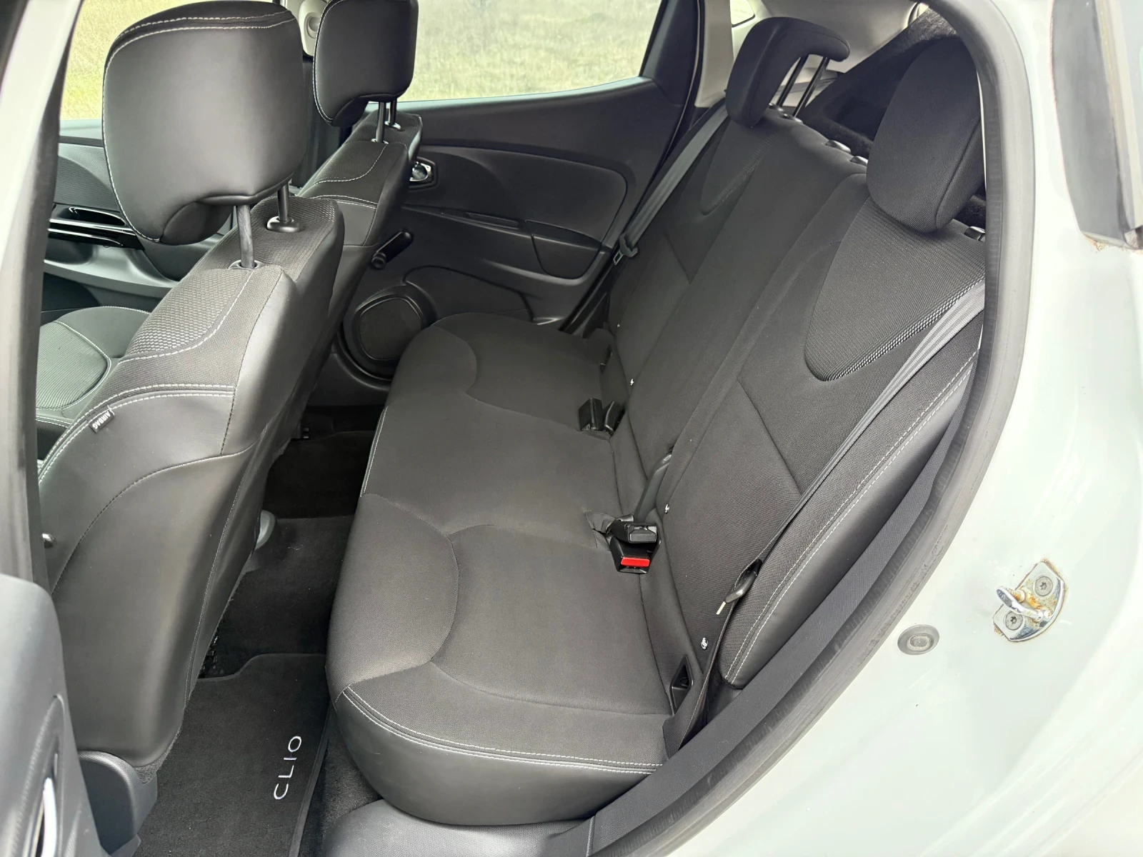 Renault Clio 1.2i LED / KEYLESS / NAVI / AVTOPILOT / 159 000km | Mobile.bg � ����������� 12