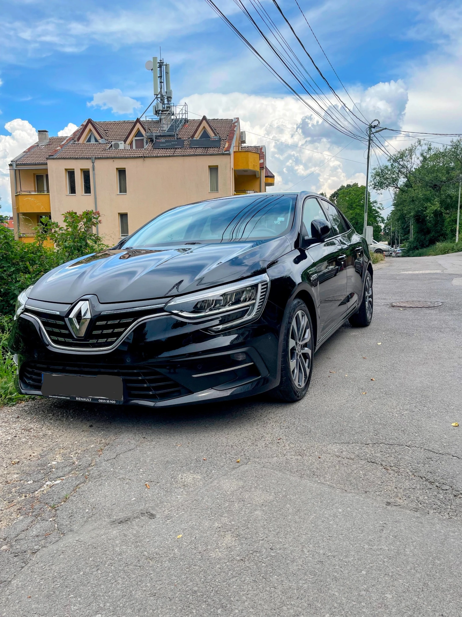 Renault Megane IV Sedan 2023 Techno Лизинг, снимка 3 - Автомобили и джипове - 54870450