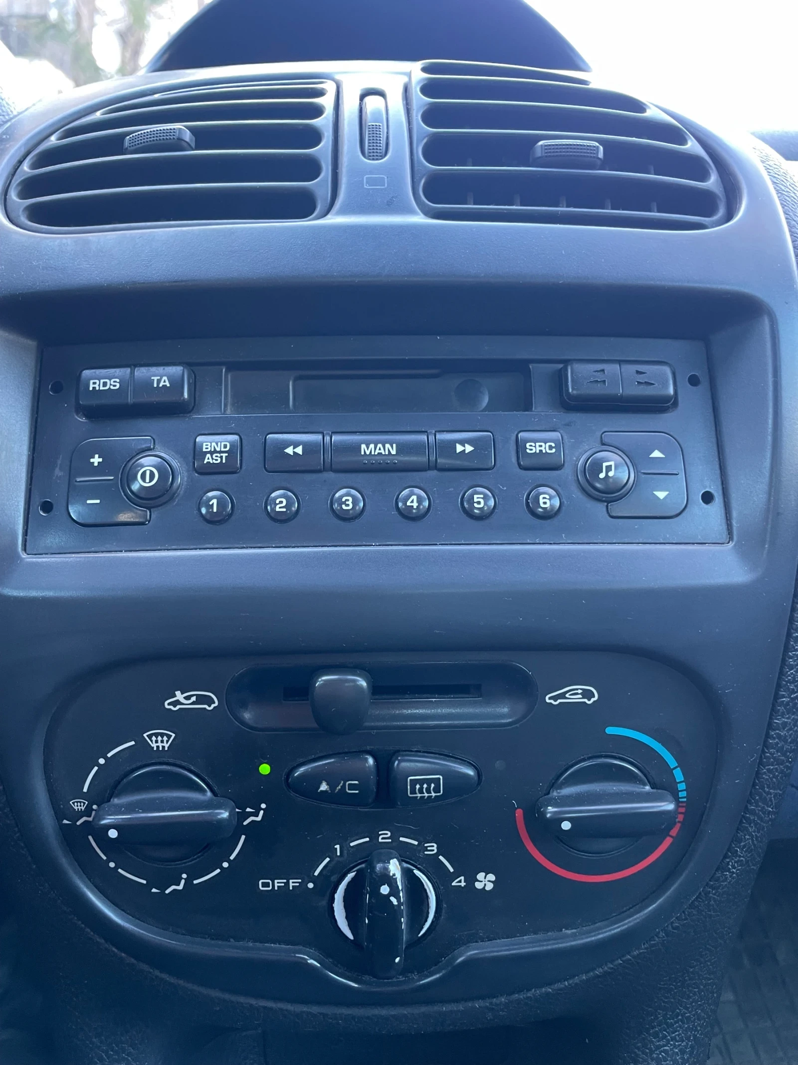 Peugeot 206 1, 4, снимка 12 - Автомобили и джипове - 53841612