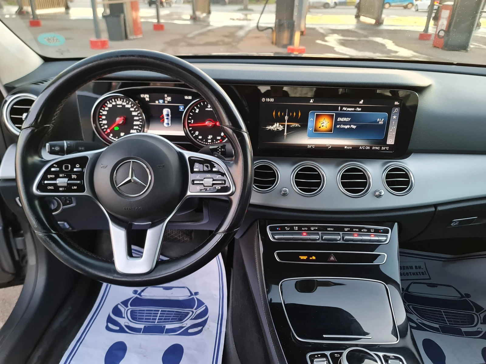 Mercedes-Benz E 220 ТОП ЦЕНА/AMG, снимка 11 - Автомобили и джипове - 53851267