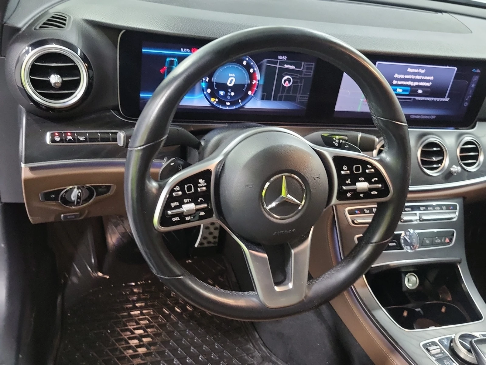 Mercedes-Benz E 300 * HEAD UP * DISTRONIC * СЕРВИЗНА ИСТОРИЯ * , снимка 8 - Автомобили и джипове - 53959780