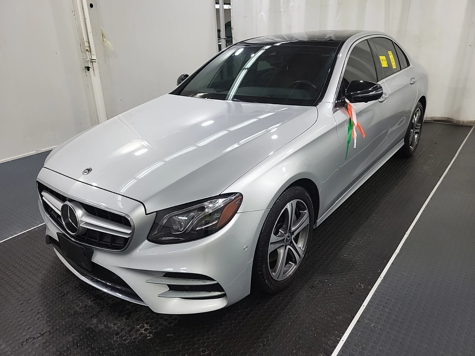 Mercedes-Benz E 300 * HEAD UP * DISTRONIC * СЕРВИЗНА ИСТОРИЯ * 