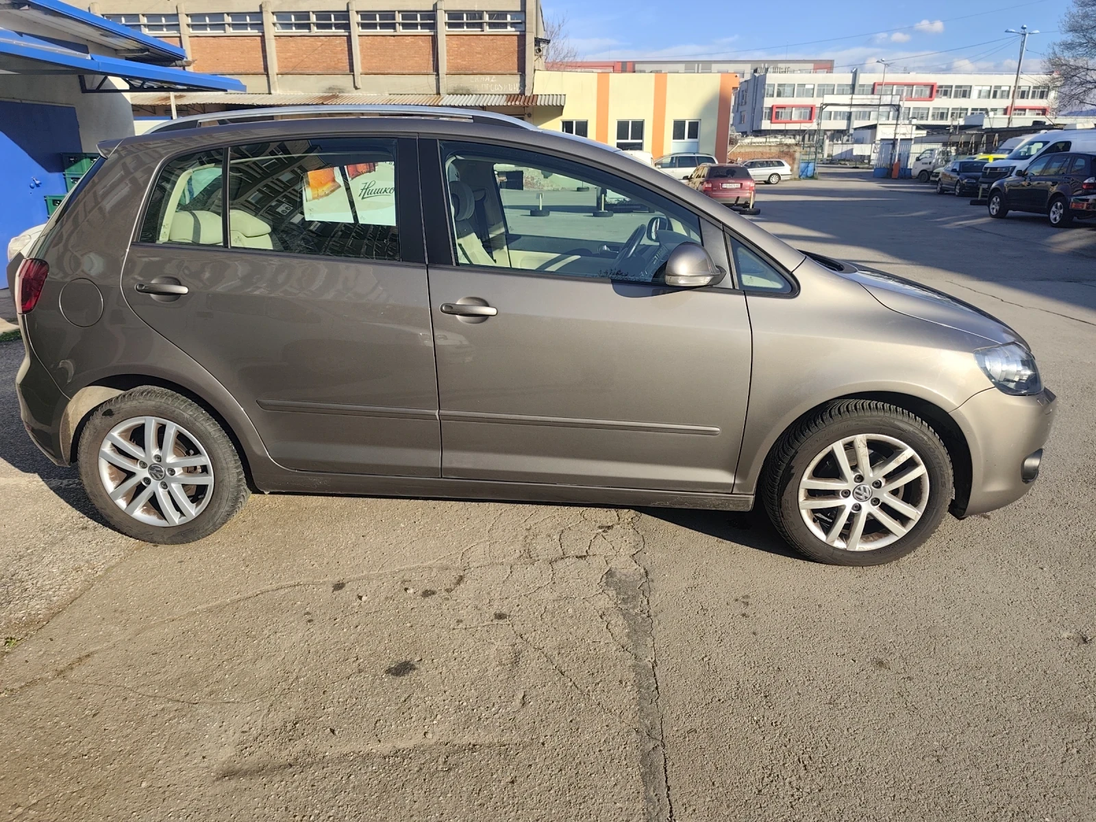 VW Golf Plus 1.4i NAVI, снимка 4 - Автомобили и джипове - 54126901
