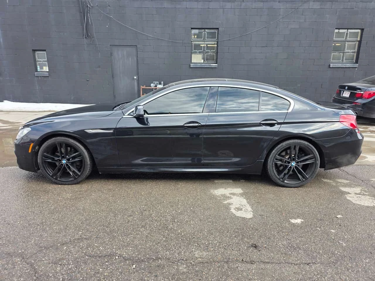 BMW 650 4dr Sdn xDrive AWD Gran Coupe  CARFAX, снимка 2 - Автомобили и джипове - 54175635