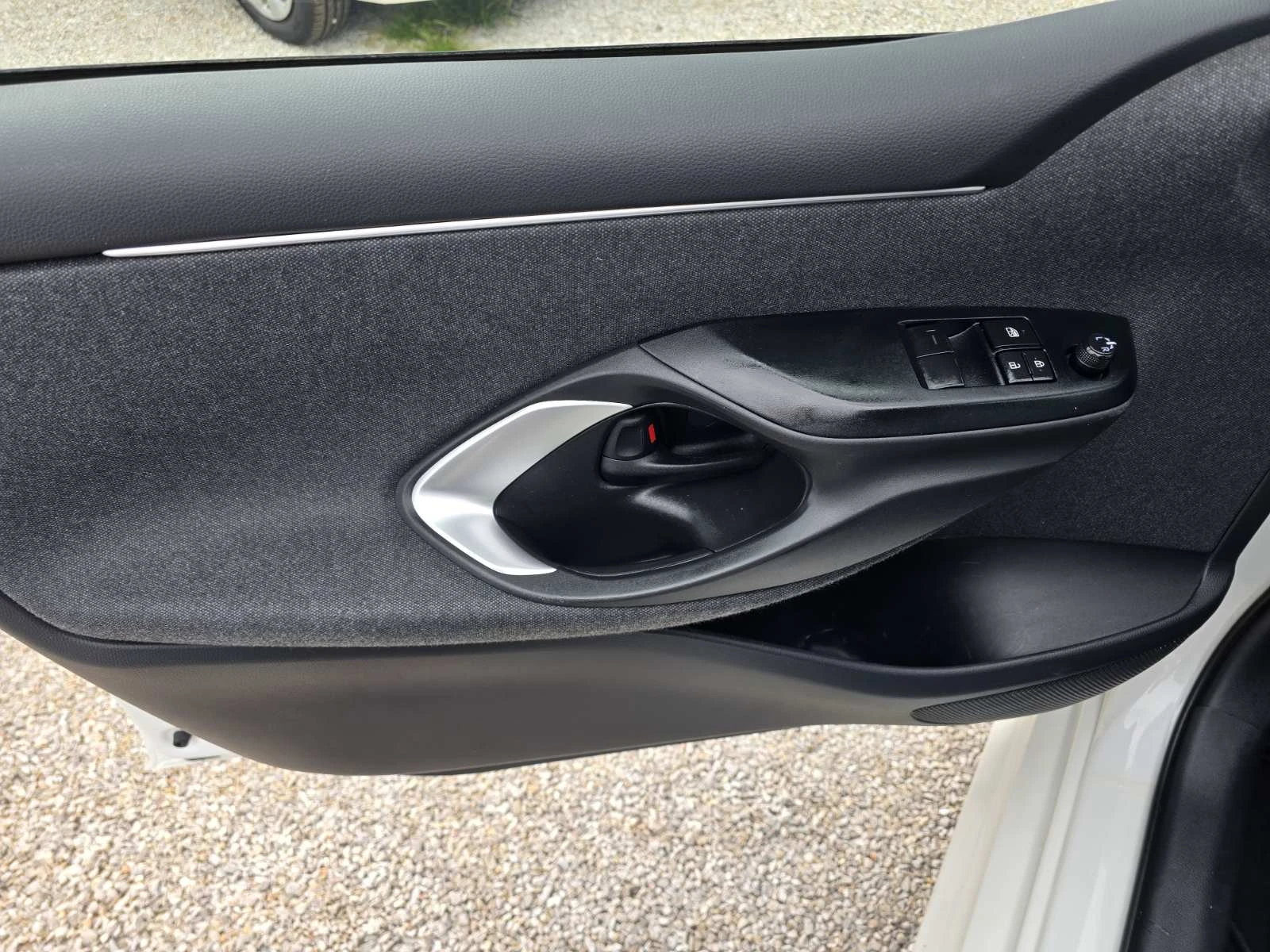 Toyota Yaris 1.5 Hybrid ���������| ������| ��������� | Mobile.bg � ����������� 10