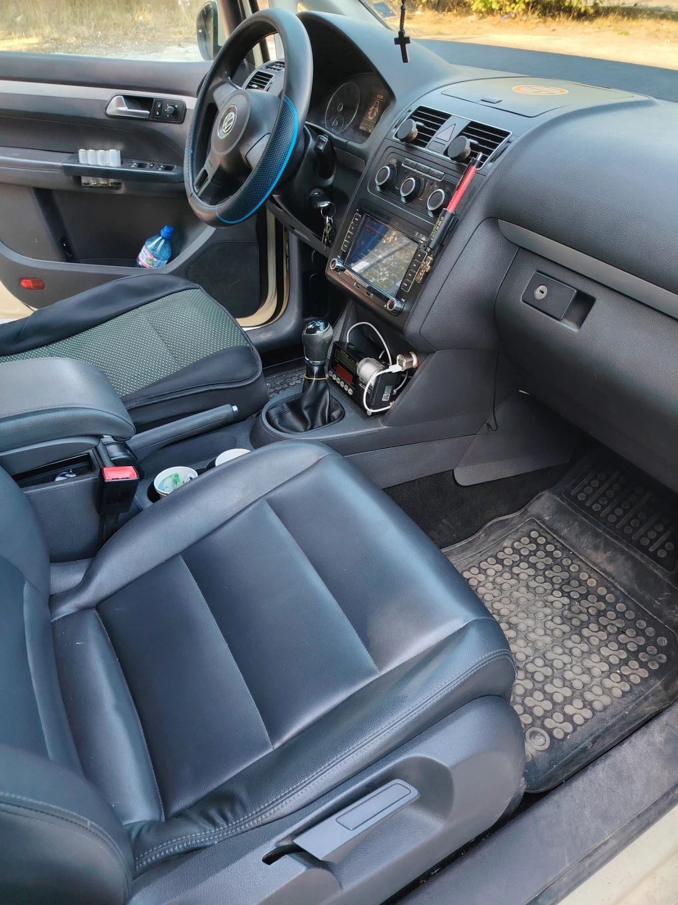 VW Touran, снимка 8 - Автомобили и джипове - 54553831