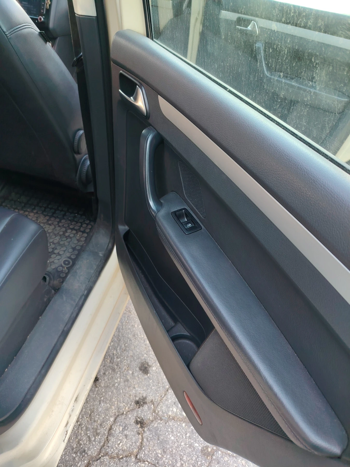 VW Touran, снимка 7 - Автомобили и джипове - 54553831