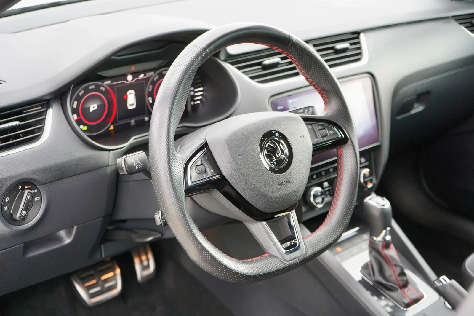 Skoda Octavia * VRS* 4x4* DSG* Virtual* Keyless* ACC* , снимка 7 - Автомобили и джипове - 54639681