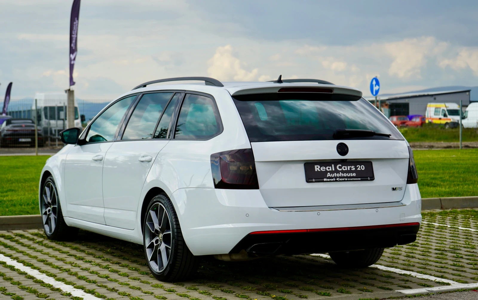 Skoda Octavia * VRS* 4x4* DSG* Virtual* Keyless* ACC* , снимка 6 - Автомобили и джипове - 54639681