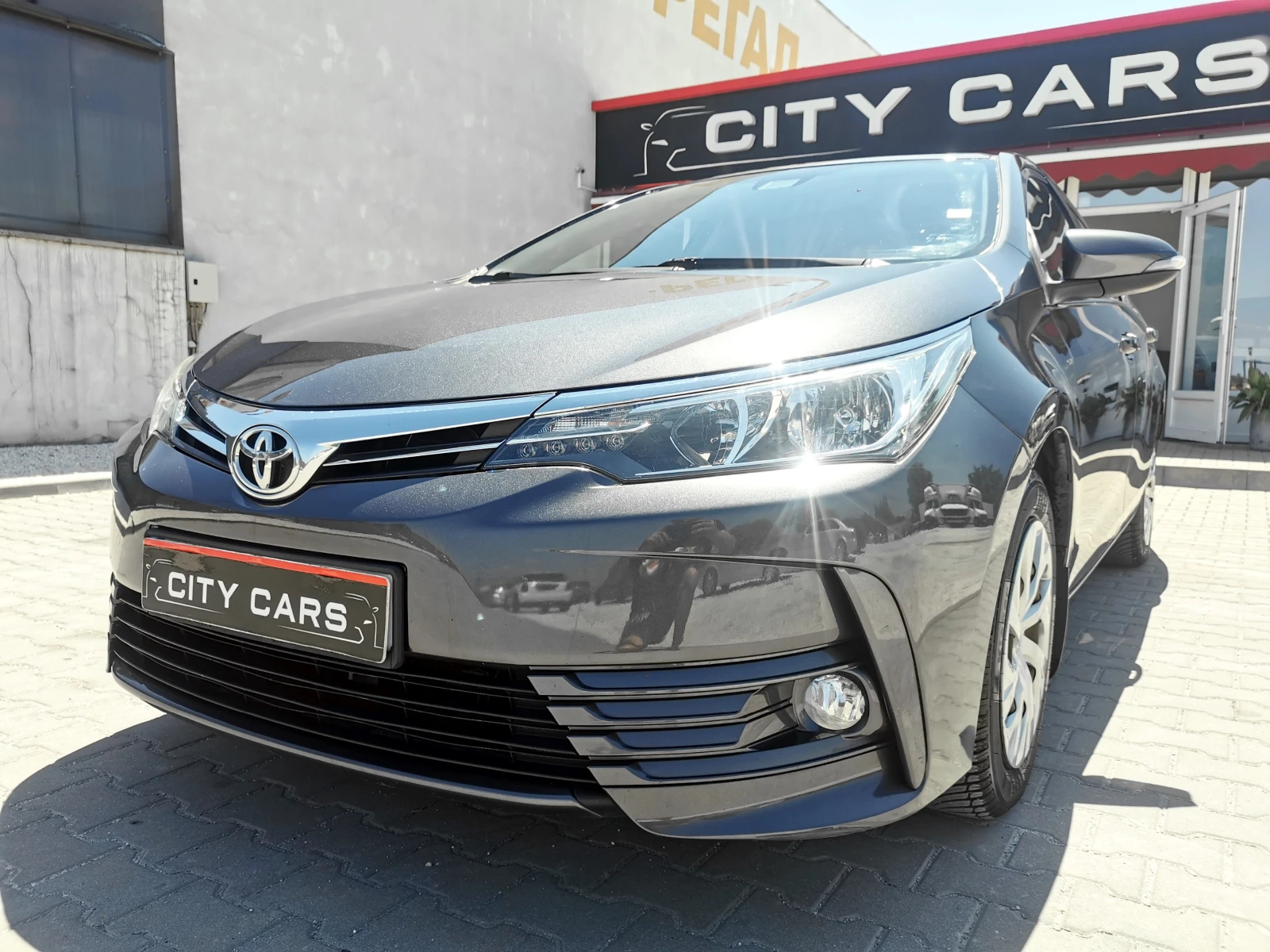 Toyota Corolla 1.6, снимка 2 - Автомобили и джипове - 55469921
