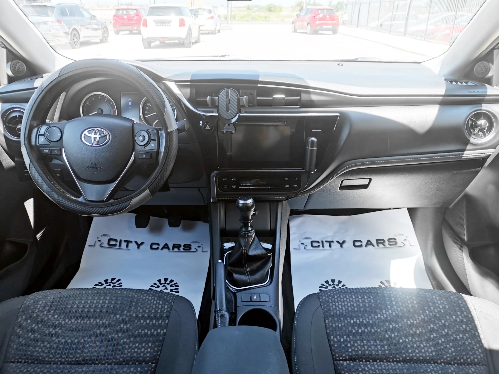 Toyota Corolla 1.6, снимка 12 - Автомобили и джипове - 55469921