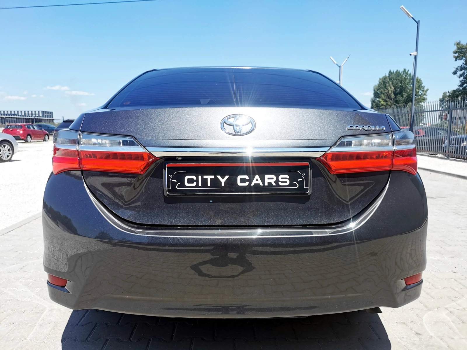 Toyota Corolla 1.6, снимка 8 - Автомобили и джипове - 55469921