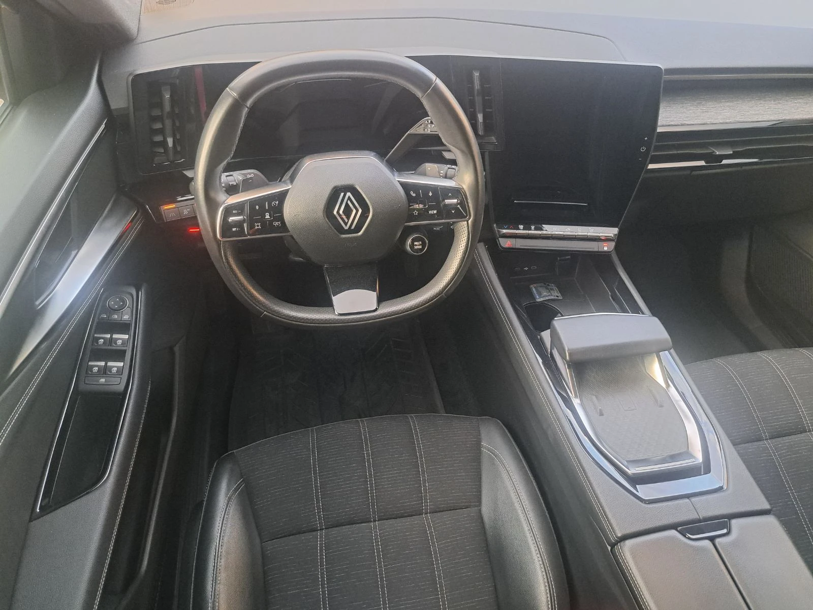 Renault Austral, снимка 8 - Автомобили и джипове - 55618807