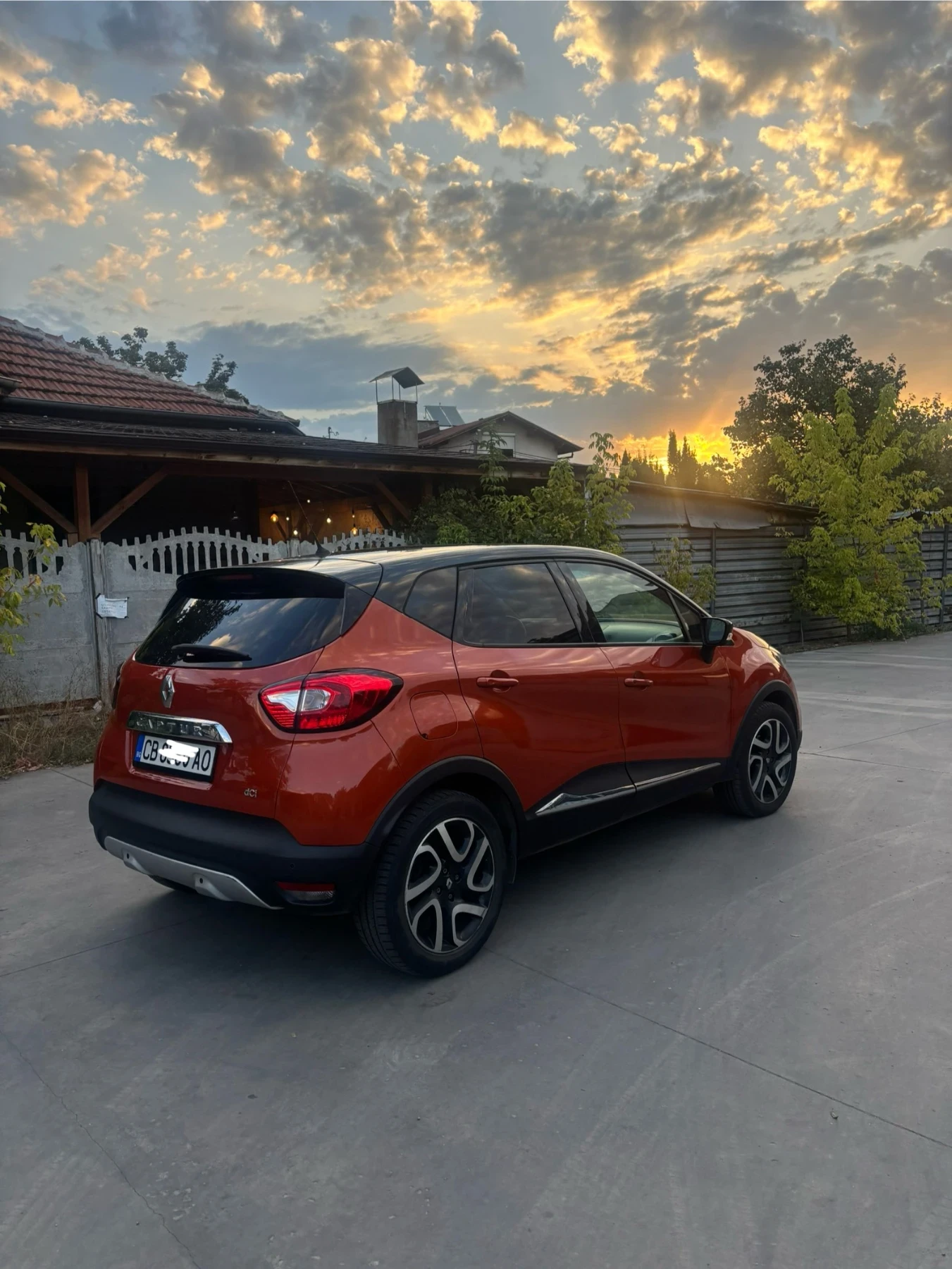 Renault Captur 1.5dci, снимка 5 - Автомобили и джипове - 55809841