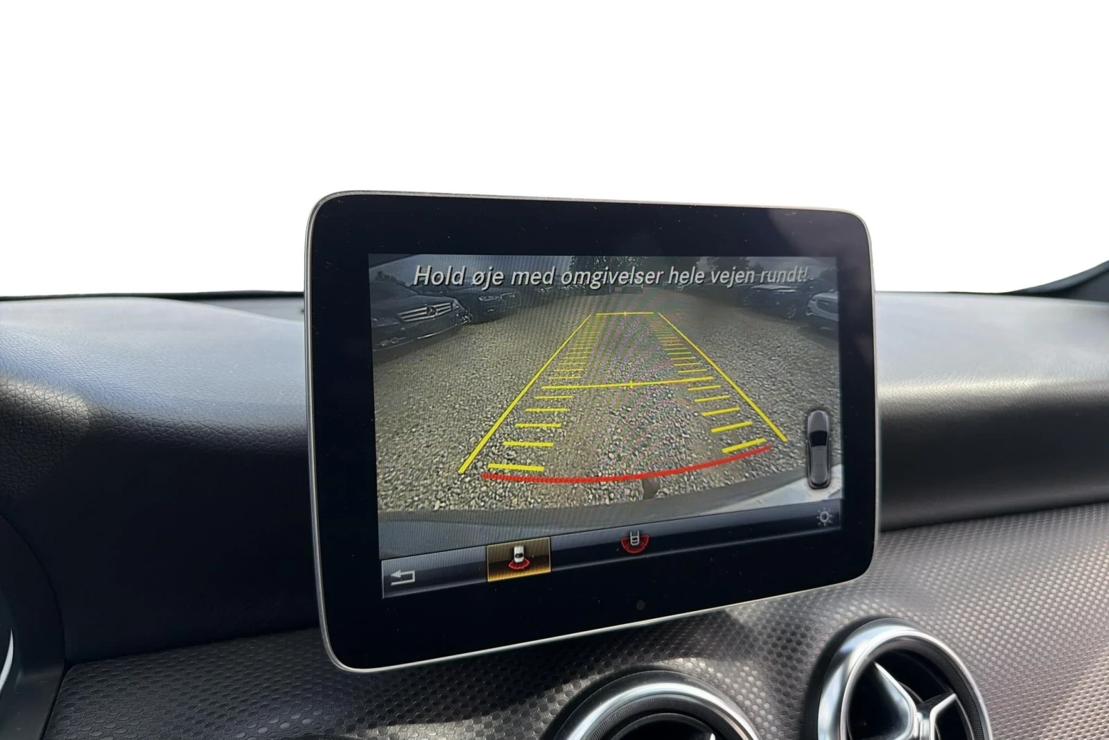 Mercedes-Benz A 200 d | 7G-DTC | AMG | LED | Camera, снимка 9 - Автомобили и джипове - 56149764