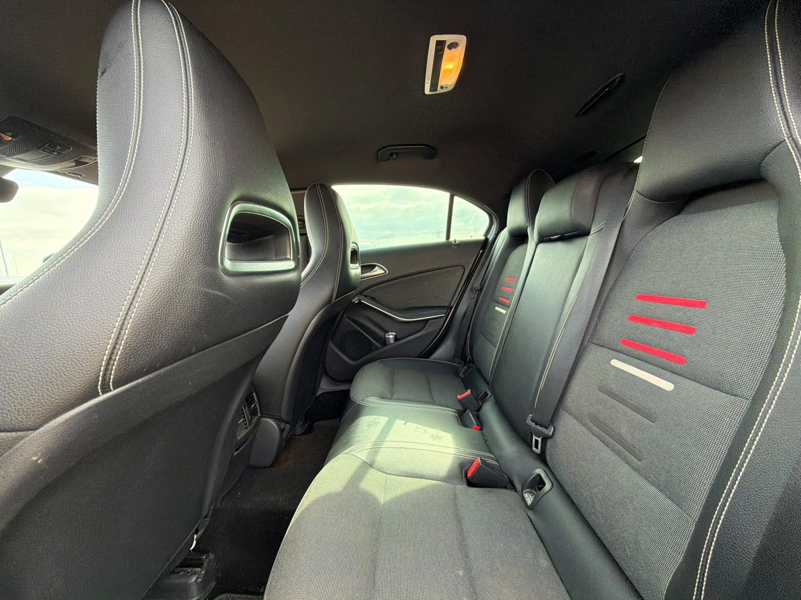 Mercedes-Benz A 200 d | 7G-DTC | AMG | LED | Camera, снимка 13 - Автомобили и джипове - 56149764