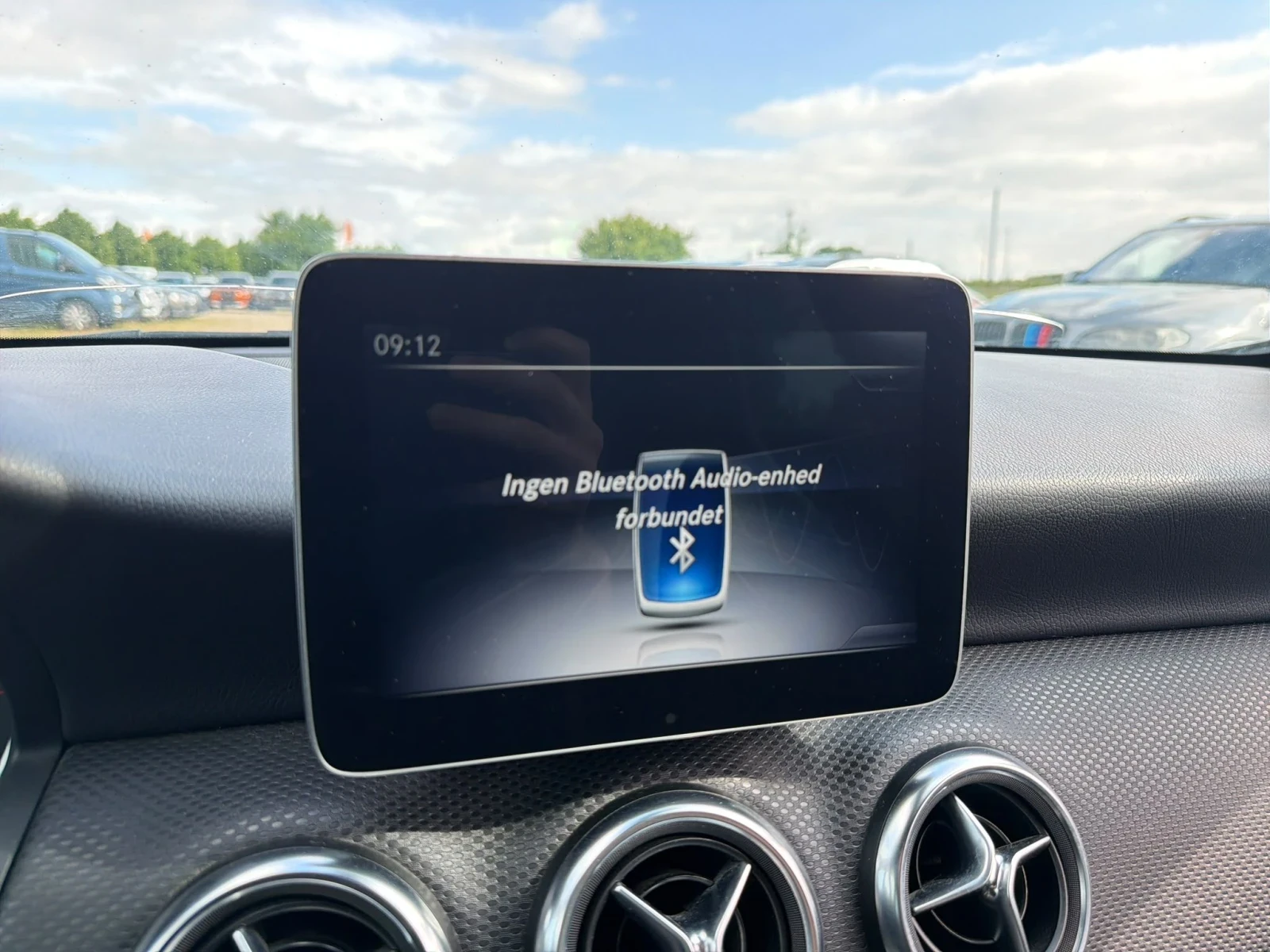 Mercedes-Benz A 200 d | 7G-DTC | AMG | LED | Camera, снимка 7 - Автомобили и джипове - 56149764