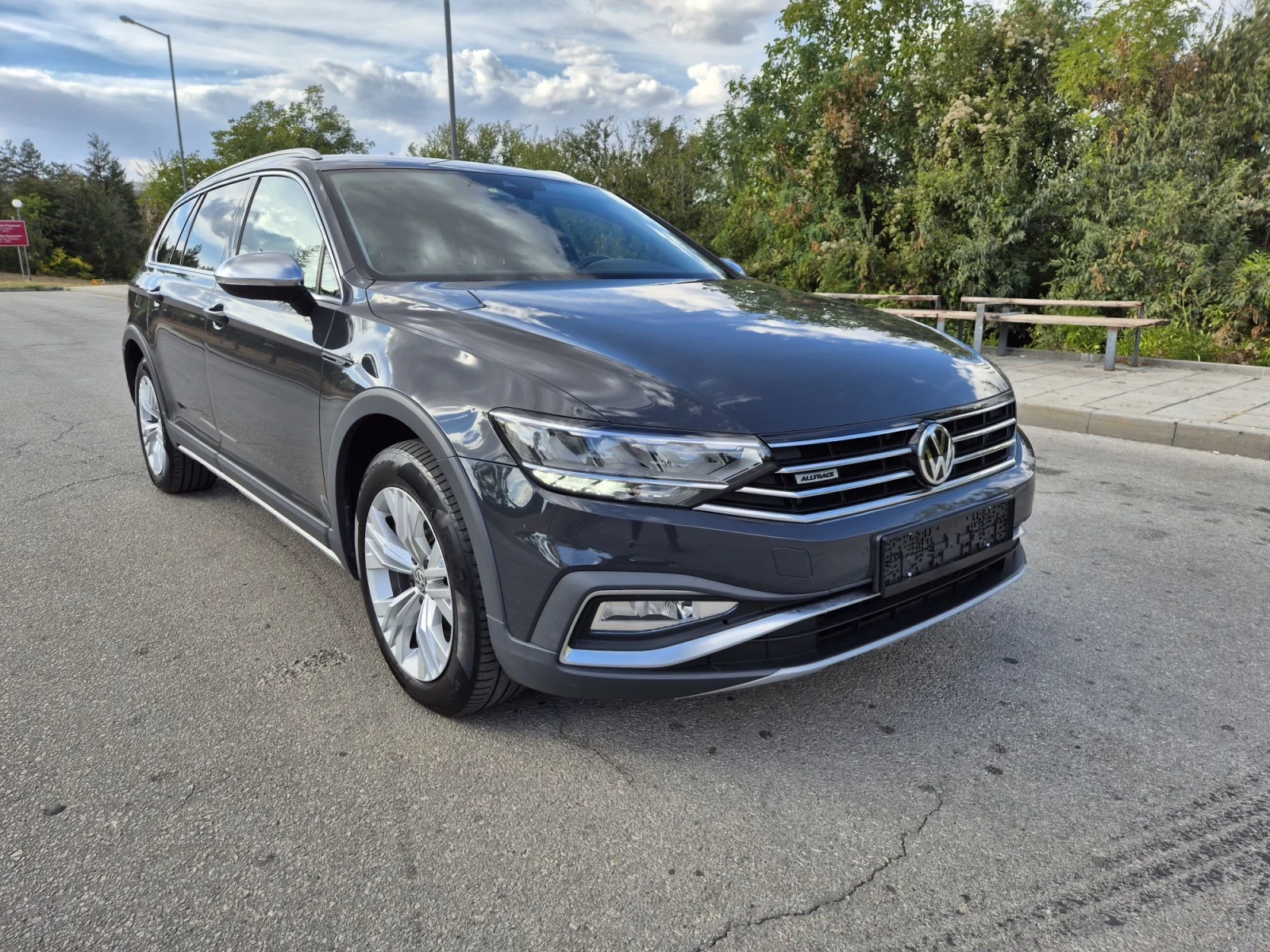 VW Alltrack 2.0TDI 4Motion Face 190кс Digital Distr LED, снимка 2 - Автомобили и джипове - 56205785