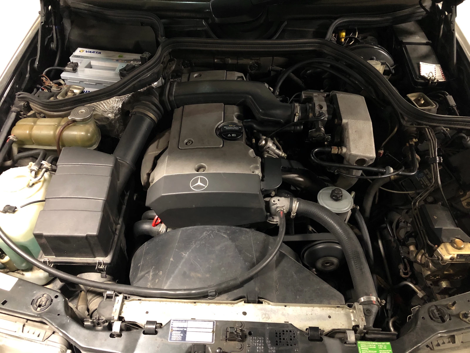 Mercedes-Benz 124 Е200-16, снимка 5 - Автомобили и джипове - 56564288