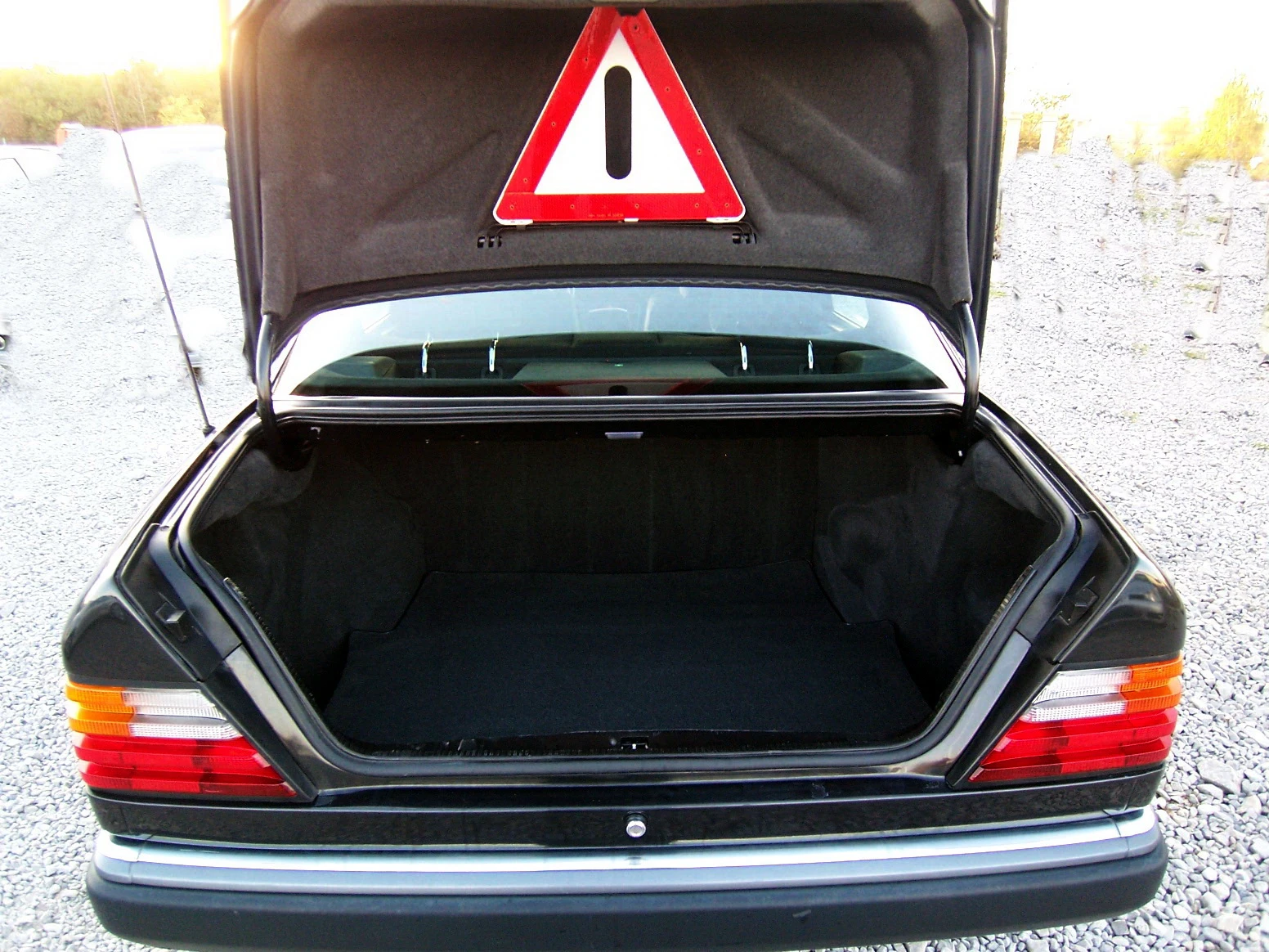 Mercedes-Benz 124 Е200-16, снимка 10 - Автомобили и джипове - 56564288