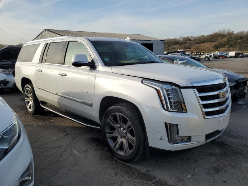 Cadillac Escalade * Bose* подгрев* обдухване* , снимка 4 - Автомобили и джипове - 49480503