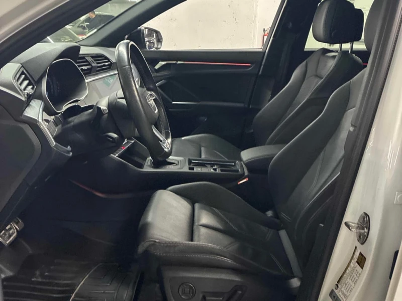 Audi Q3 Progressiv  CARFAX, снимка 12 - Автомобили и джипове - 53307222